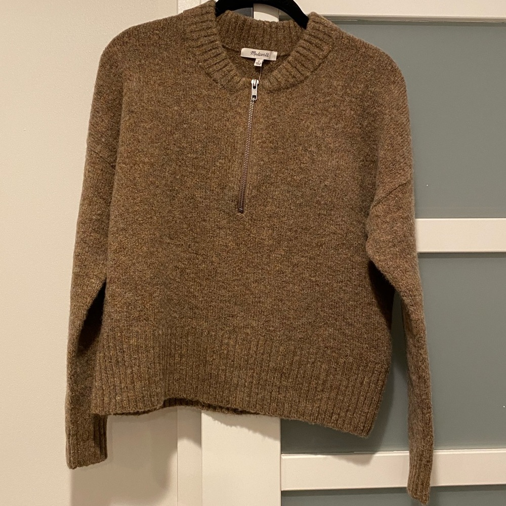 NWT. Madewell sweater. Zip up. Brown. Size small.